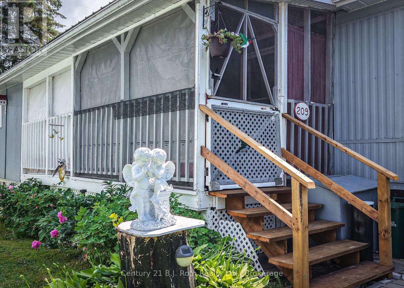 #LOT 209 580 WEST STREET S - 28