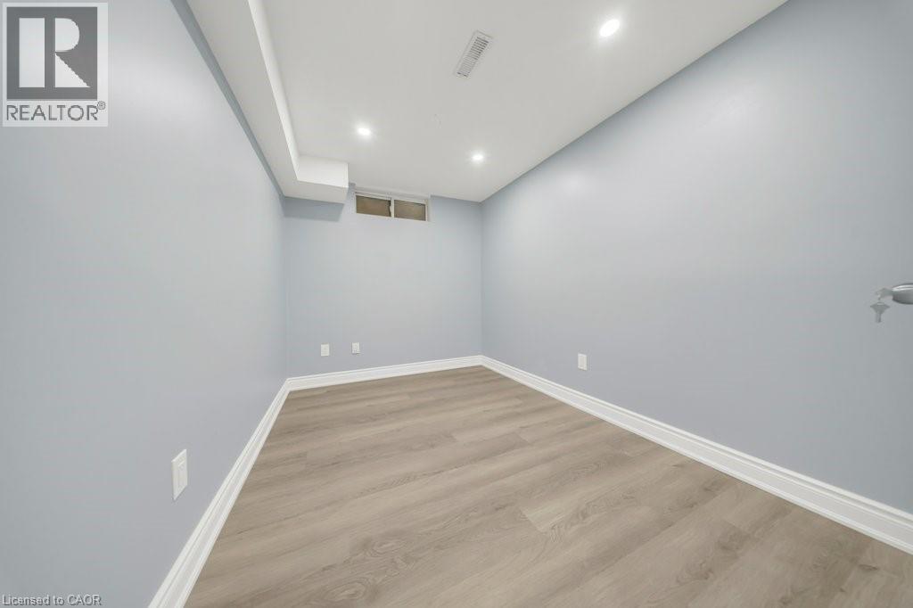 959 LANGS Circle - 31