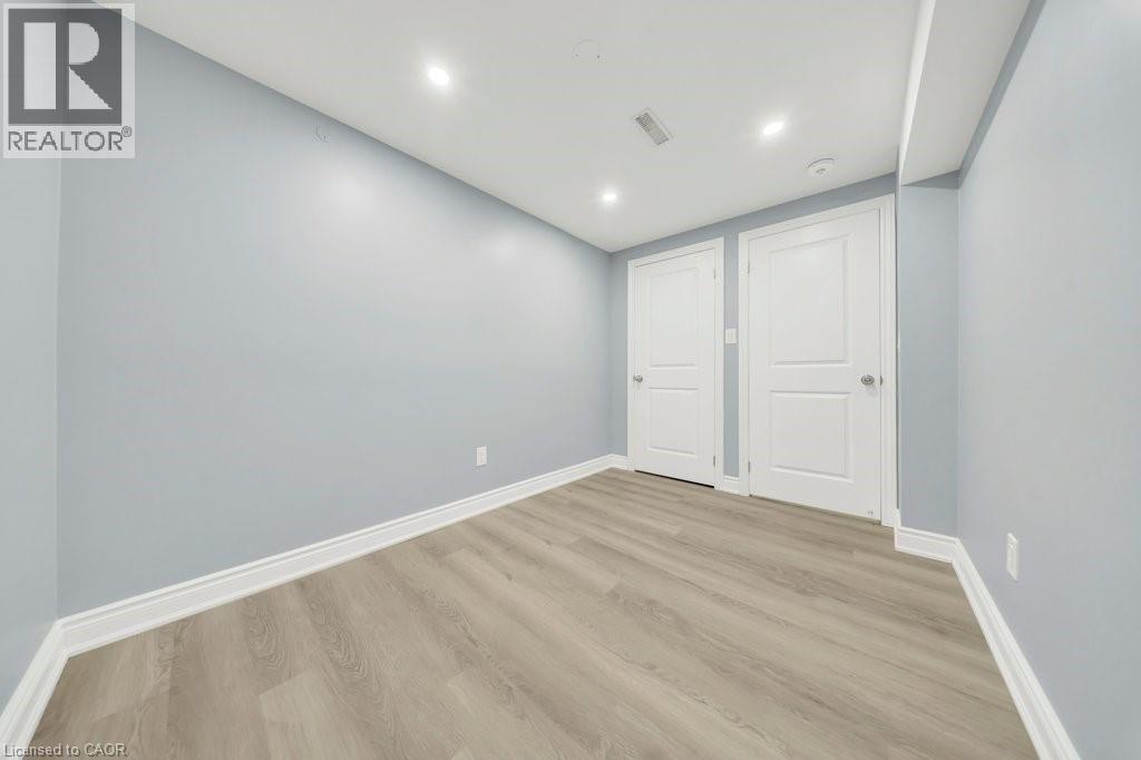 959 LANGS Circle - Image 32