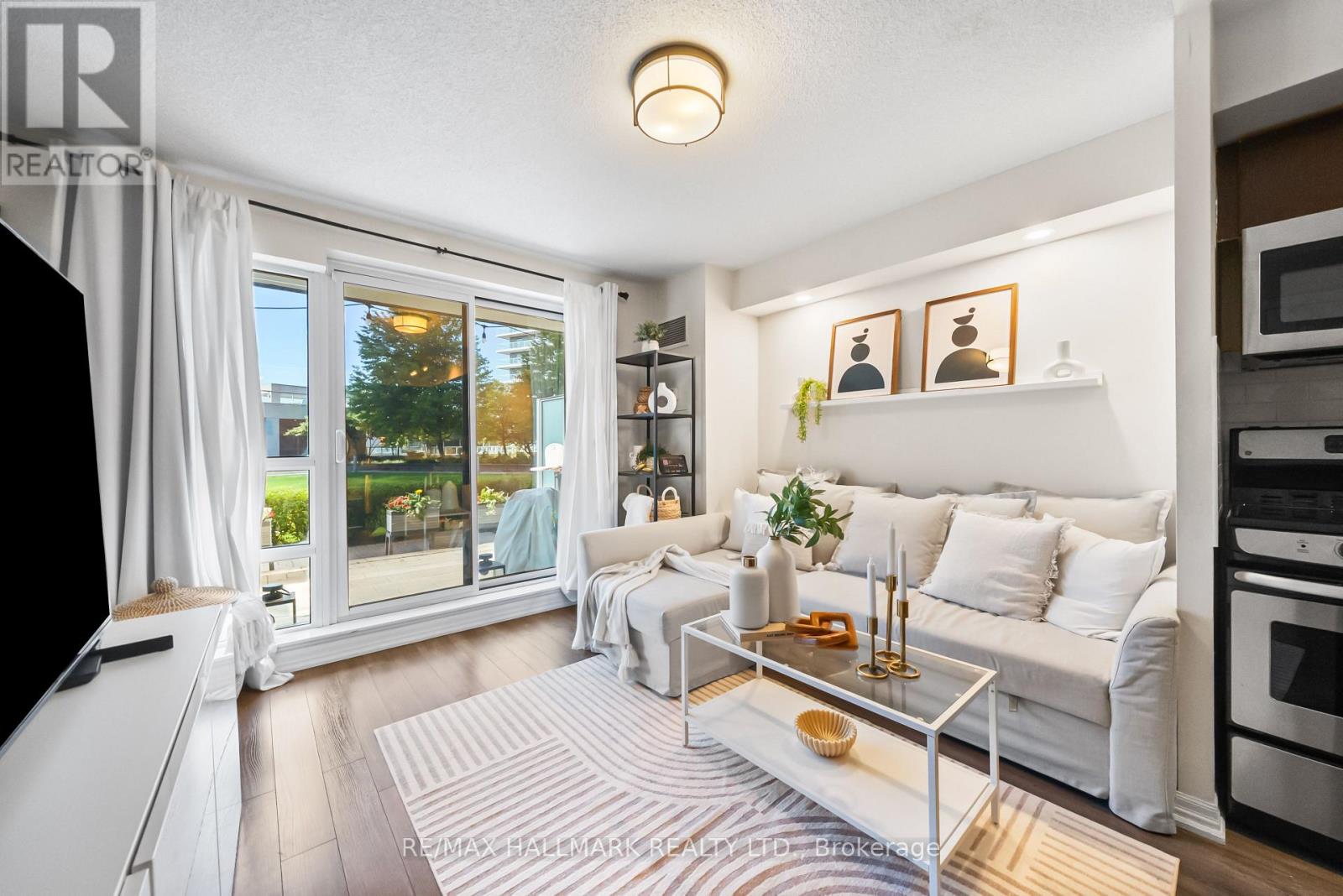 #122 2035 SHEPPARD AVENUE E - 1