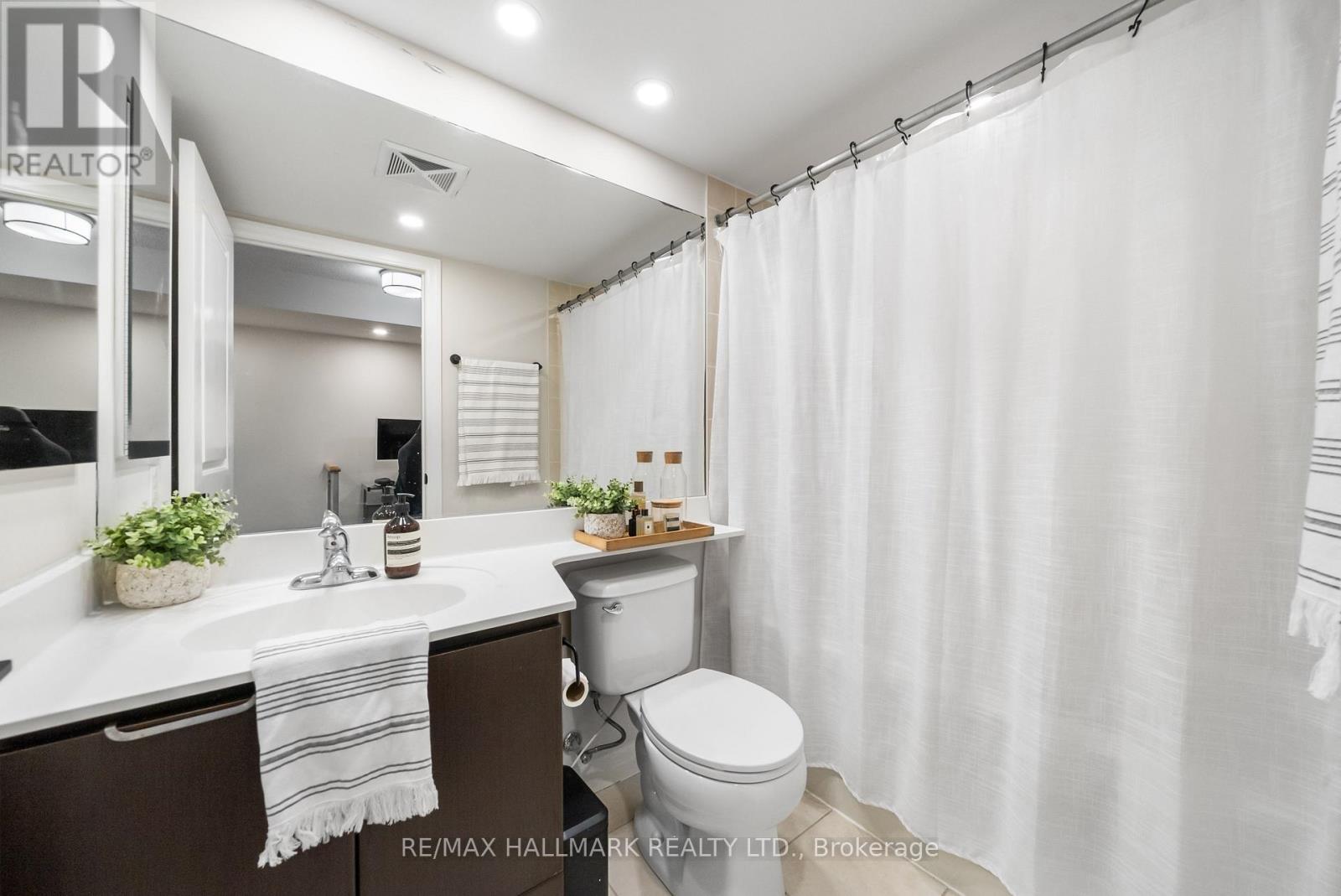 #122 2035 SHEPPARD AVENUE E - 12