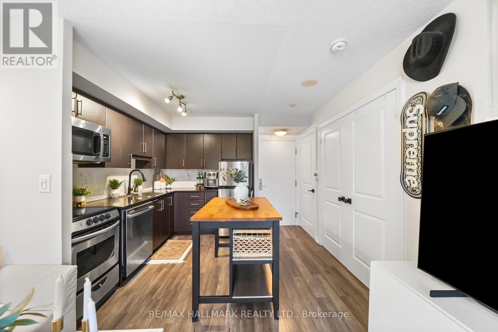 #122 2035 SHEPPARD AVENUE E - 13