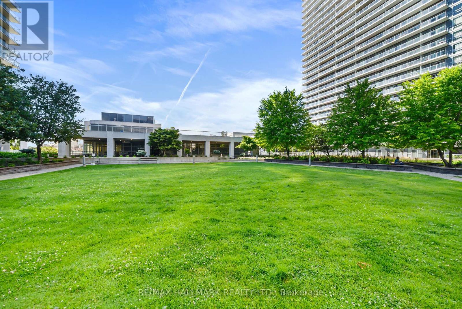 #122 2035 SHEPPARD AVENUE E - 29