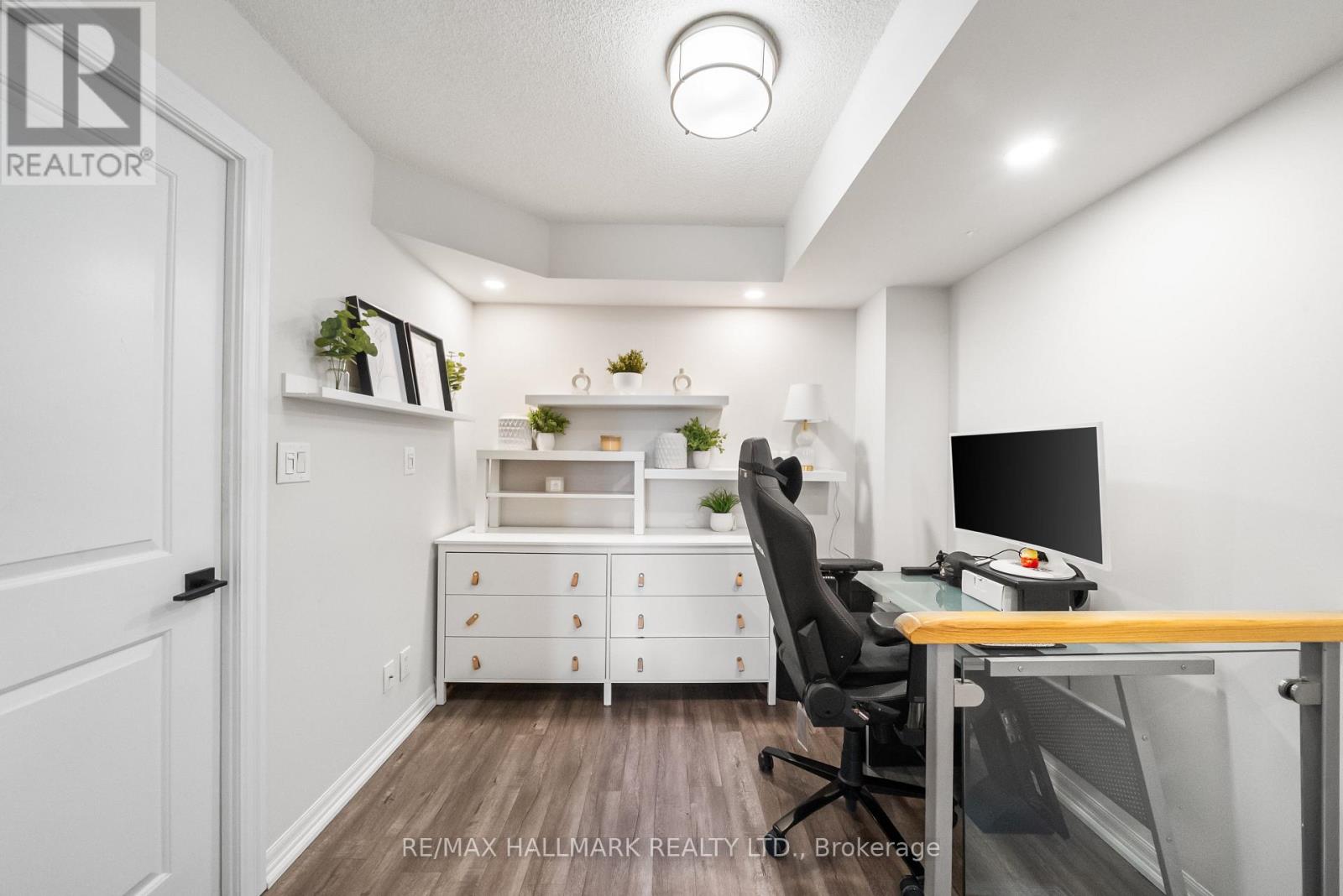 #122 2035 SHEPPARD AVENUE E - 6