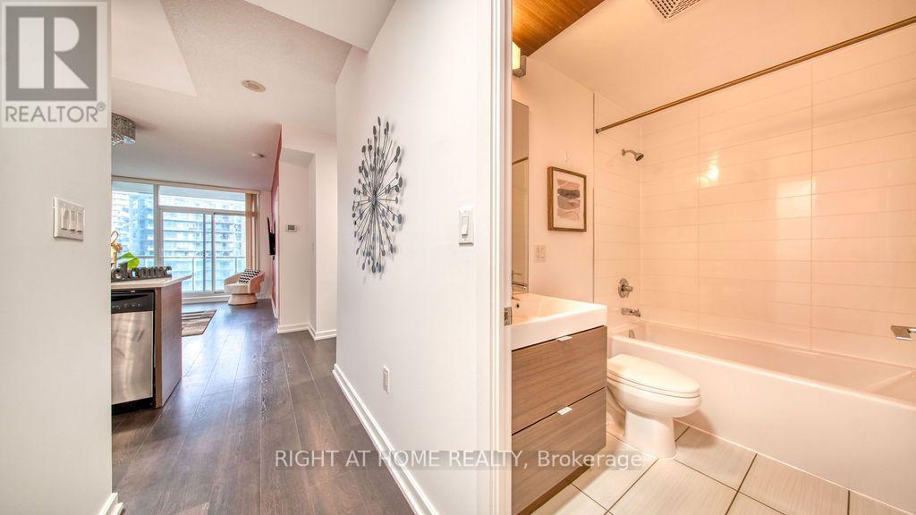 #1808 62 FOREST MANOR ROAD - 34
