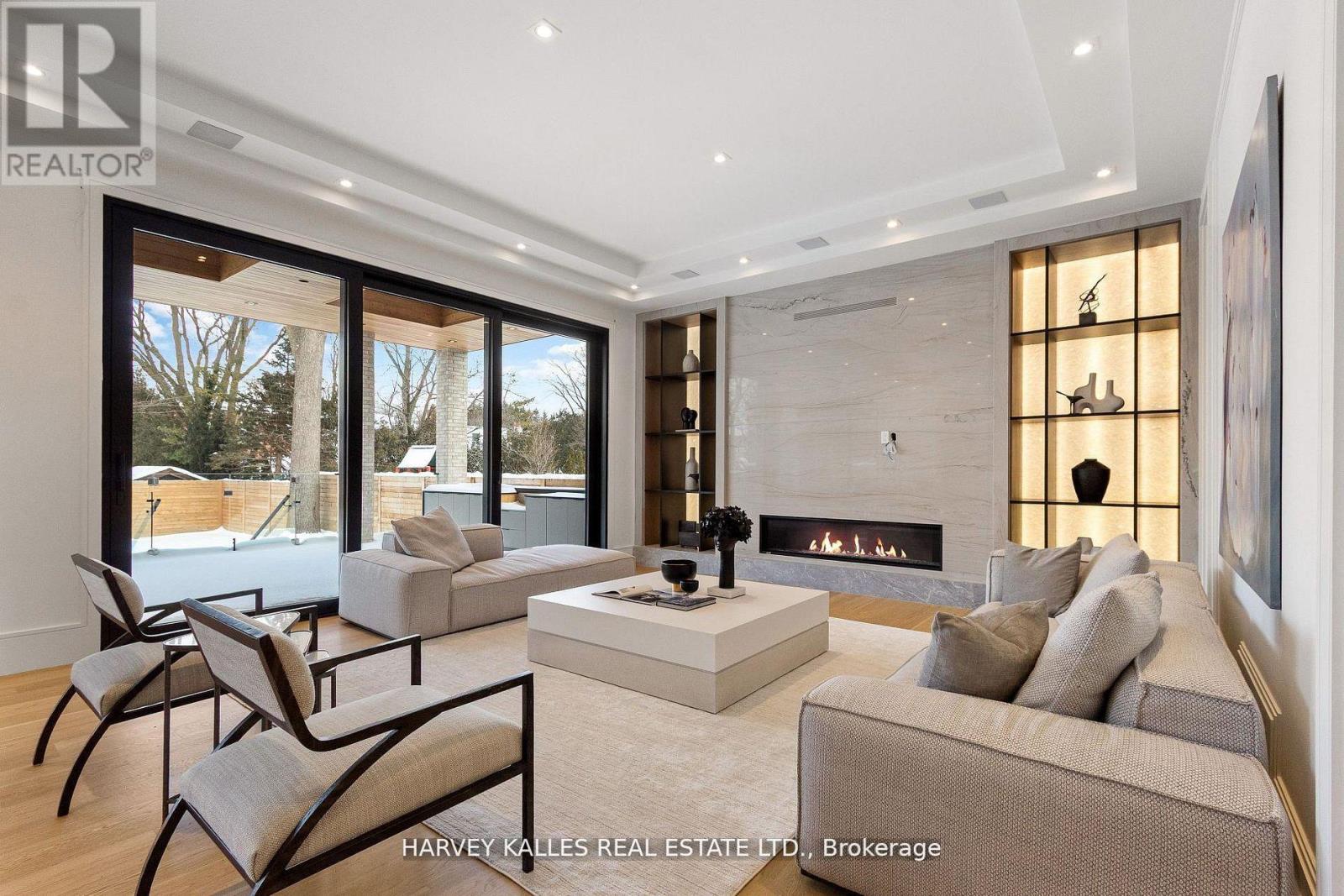 370 GLENGROVE AVENUE W - 12