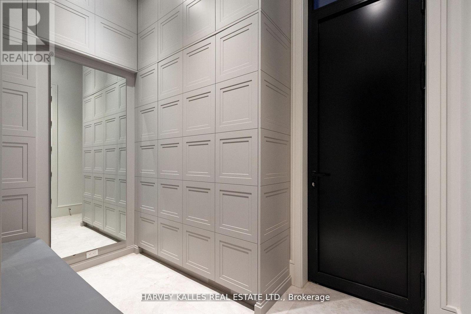 370 GLENGROVE AVENUE W - 21