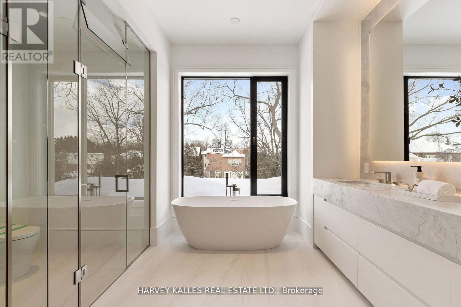 370 GLENGROVE AVENUE W - 28