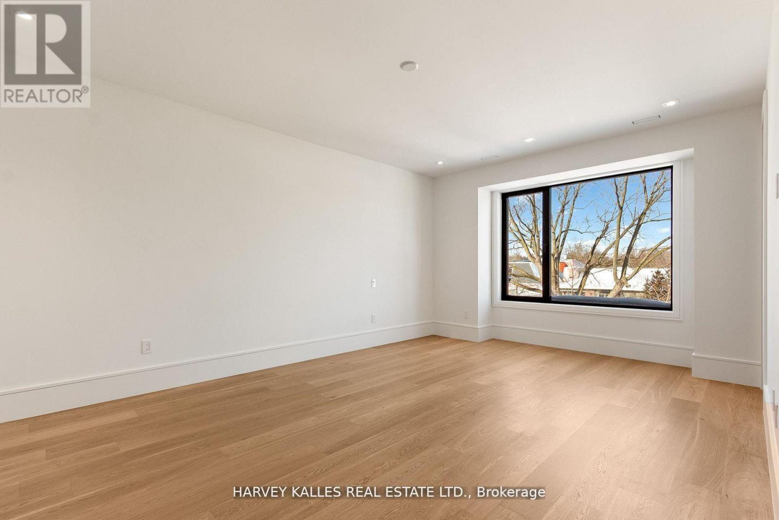 370 GLENGROVE AVENUE W - 37