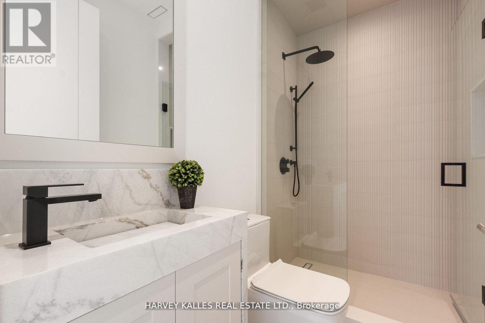 370 GLENGROVE AVENUE W - 40