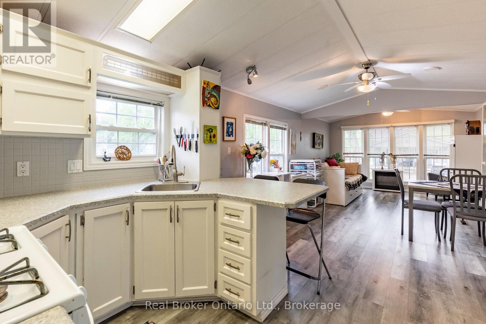 #236 580 BEAVER CREEK ROAD - 12