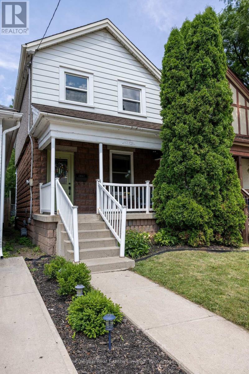 115 LONDON STREET N - 1