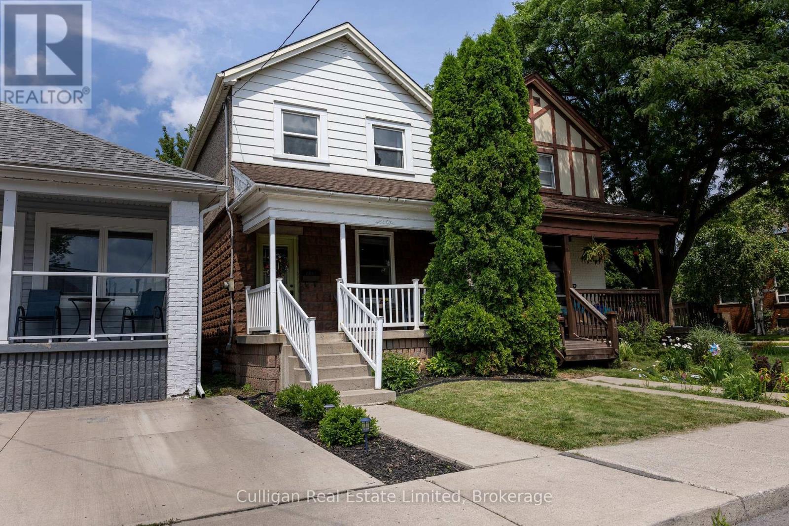 115 LONDON STREET N - 2