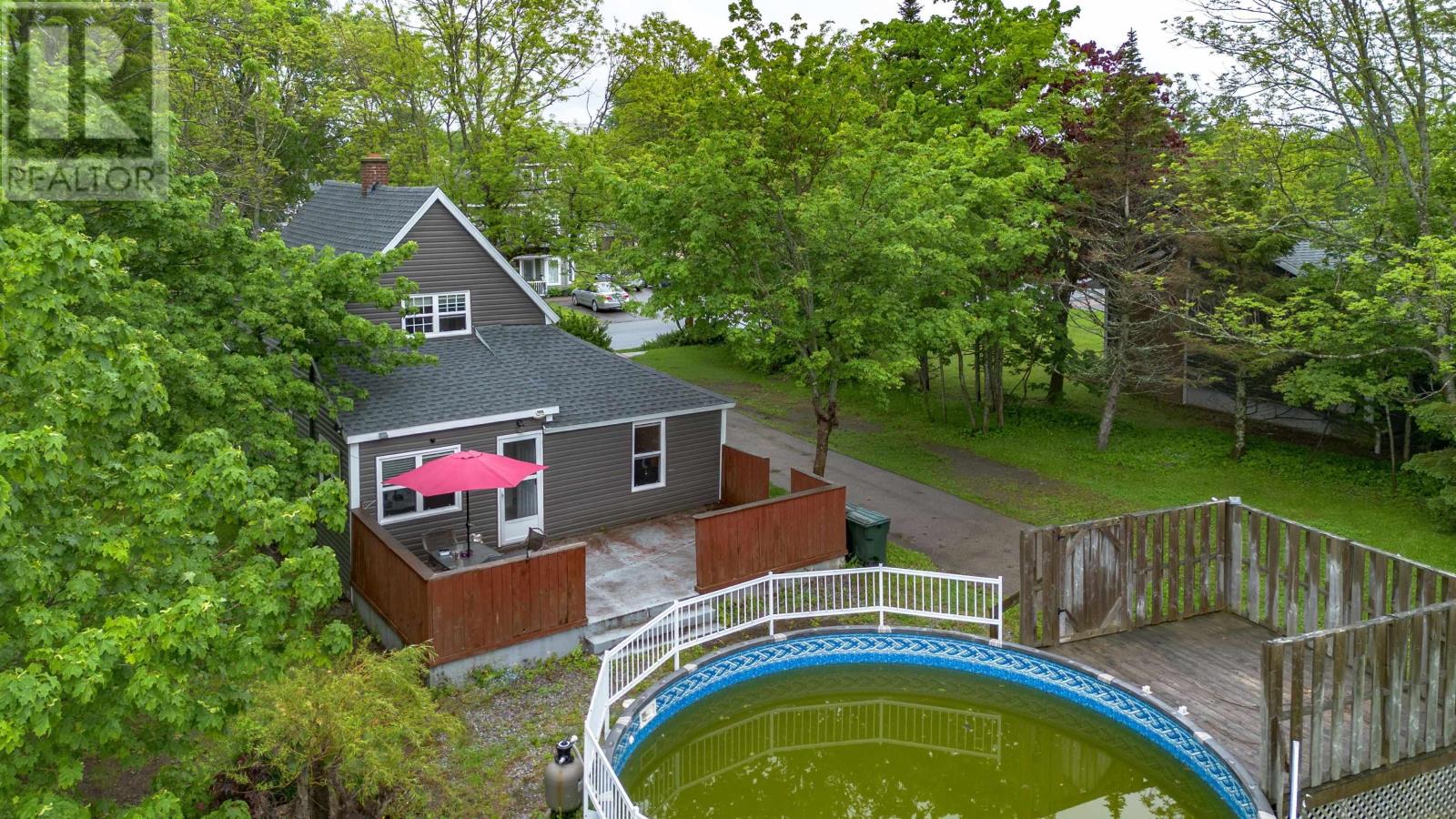 437 Cabot Street - 26