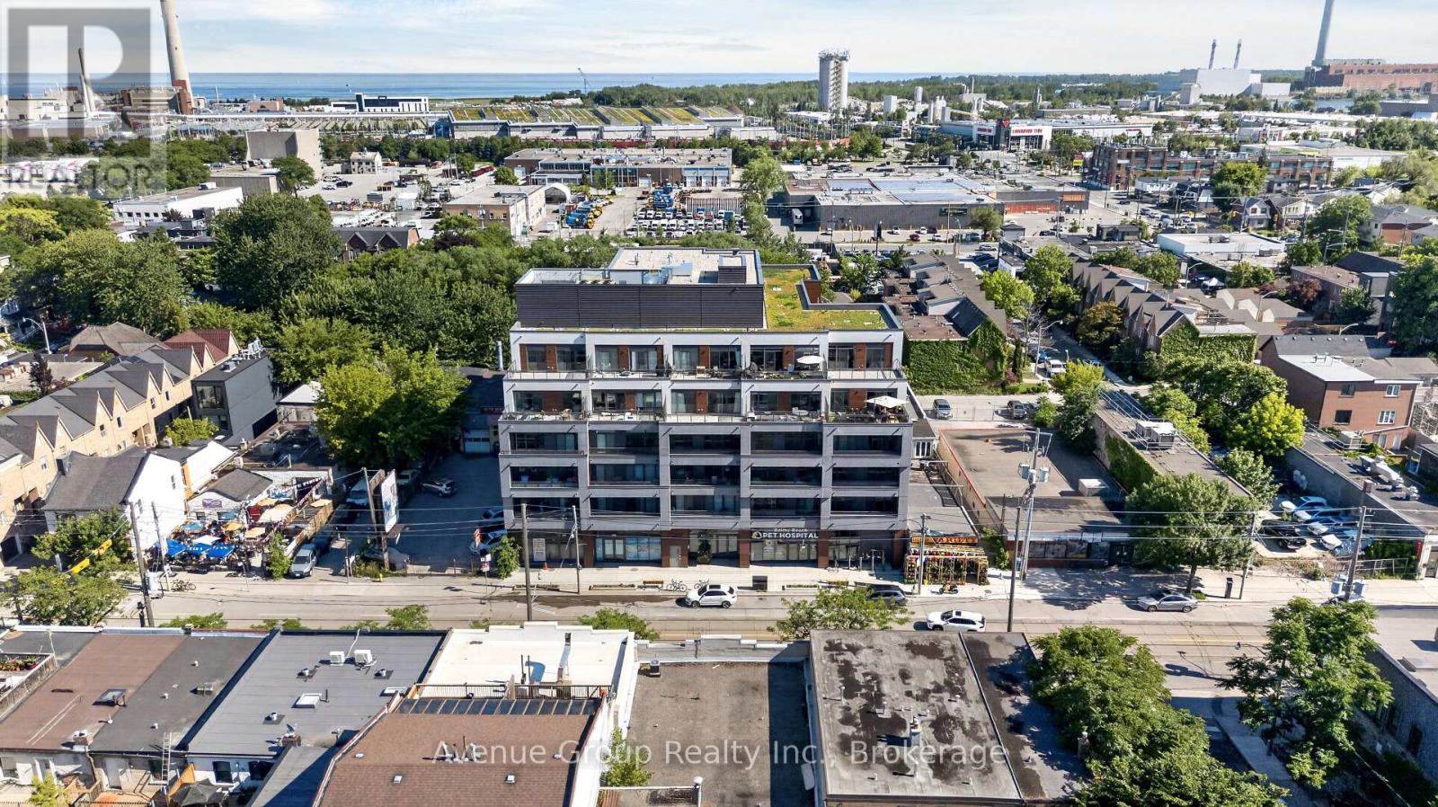 #TH58 1285 QUEEN STREET E - 31