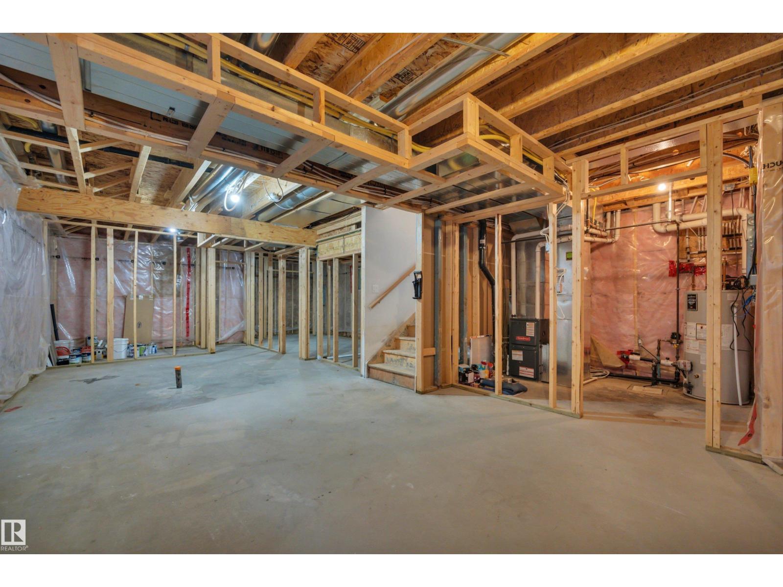 10919 96 ST NW - 34