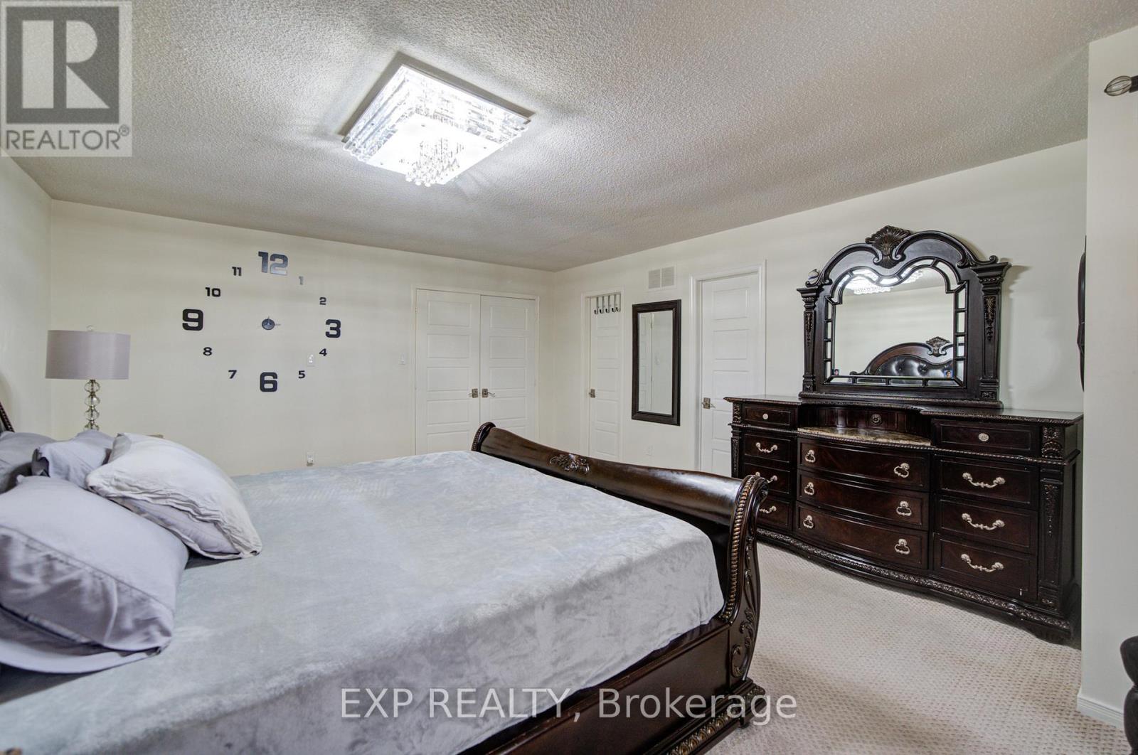 59 YORKLAND STREET - 24