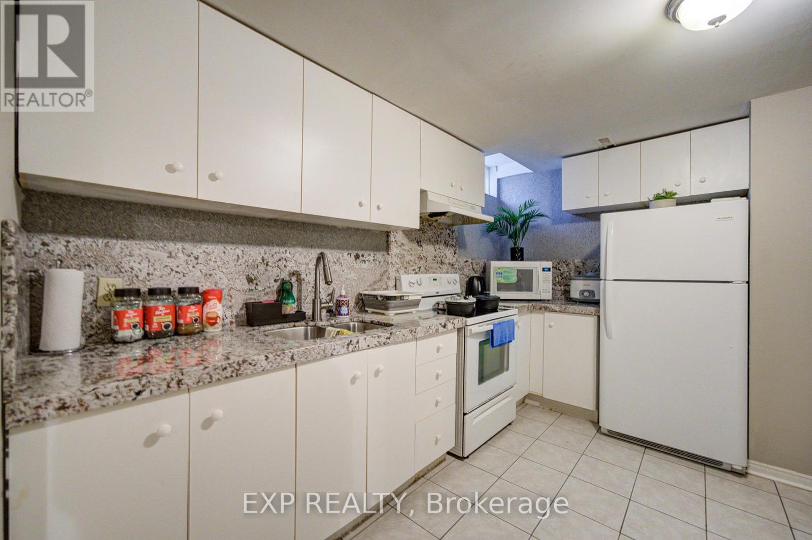 59 YORKLAND STREET - 38