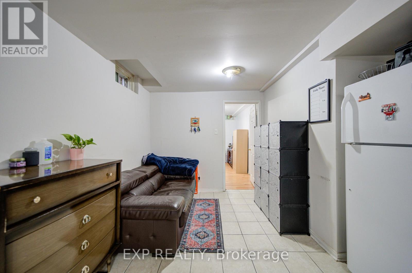 59 YORKLAND STREET - 42