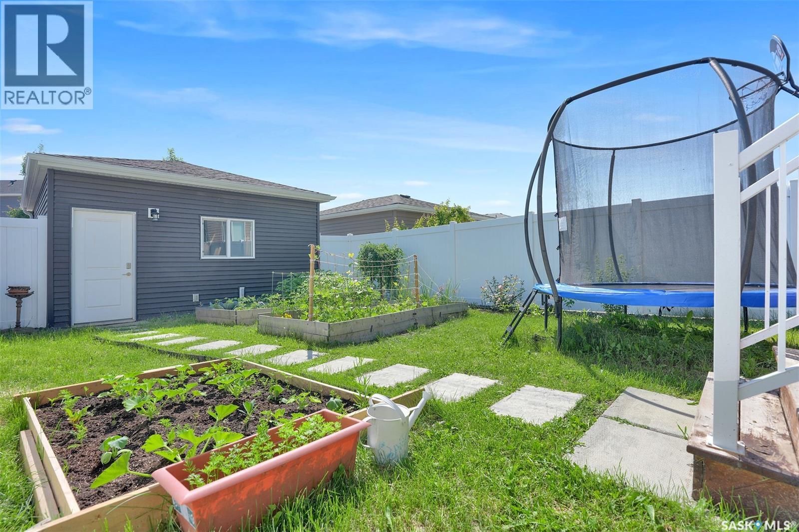 3261 Chuka BOULEVARD — photo 38