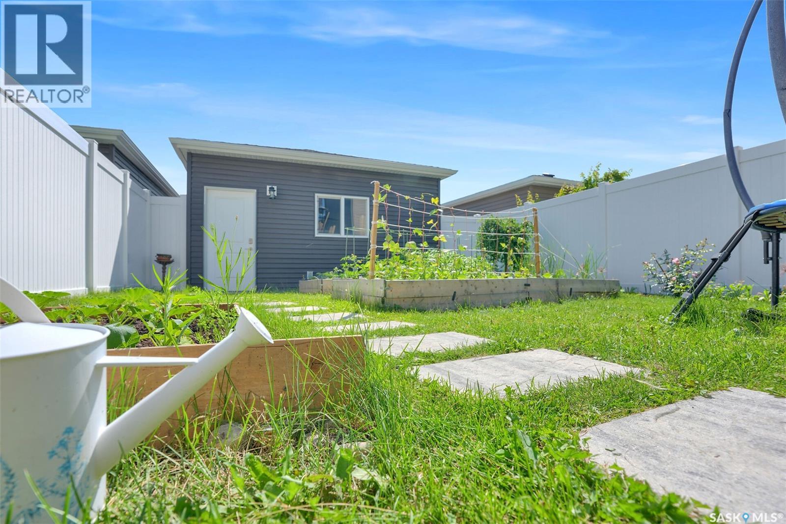 3261 Chuka BOULEVARD — photo 40