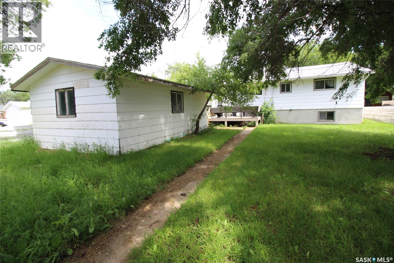 537 4th STREET W - 11