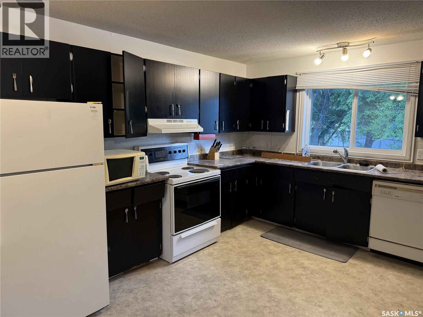 537 4th STREET W - 5
