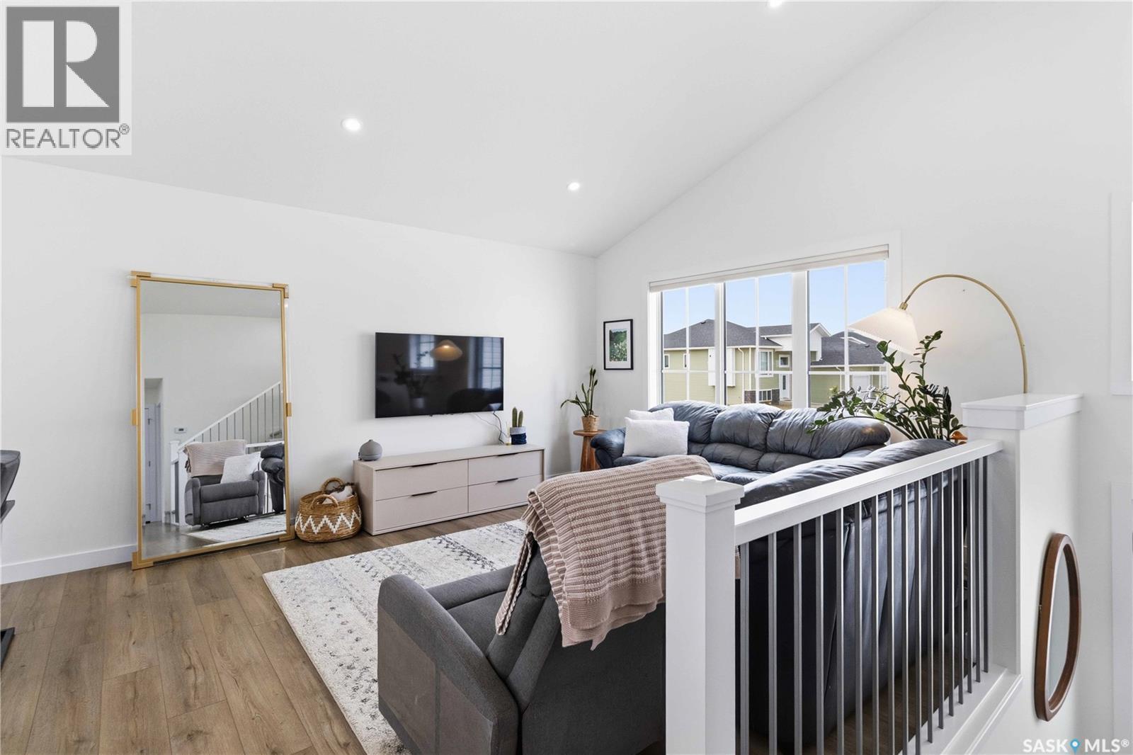 807 Weir CRESCENT — photo 17