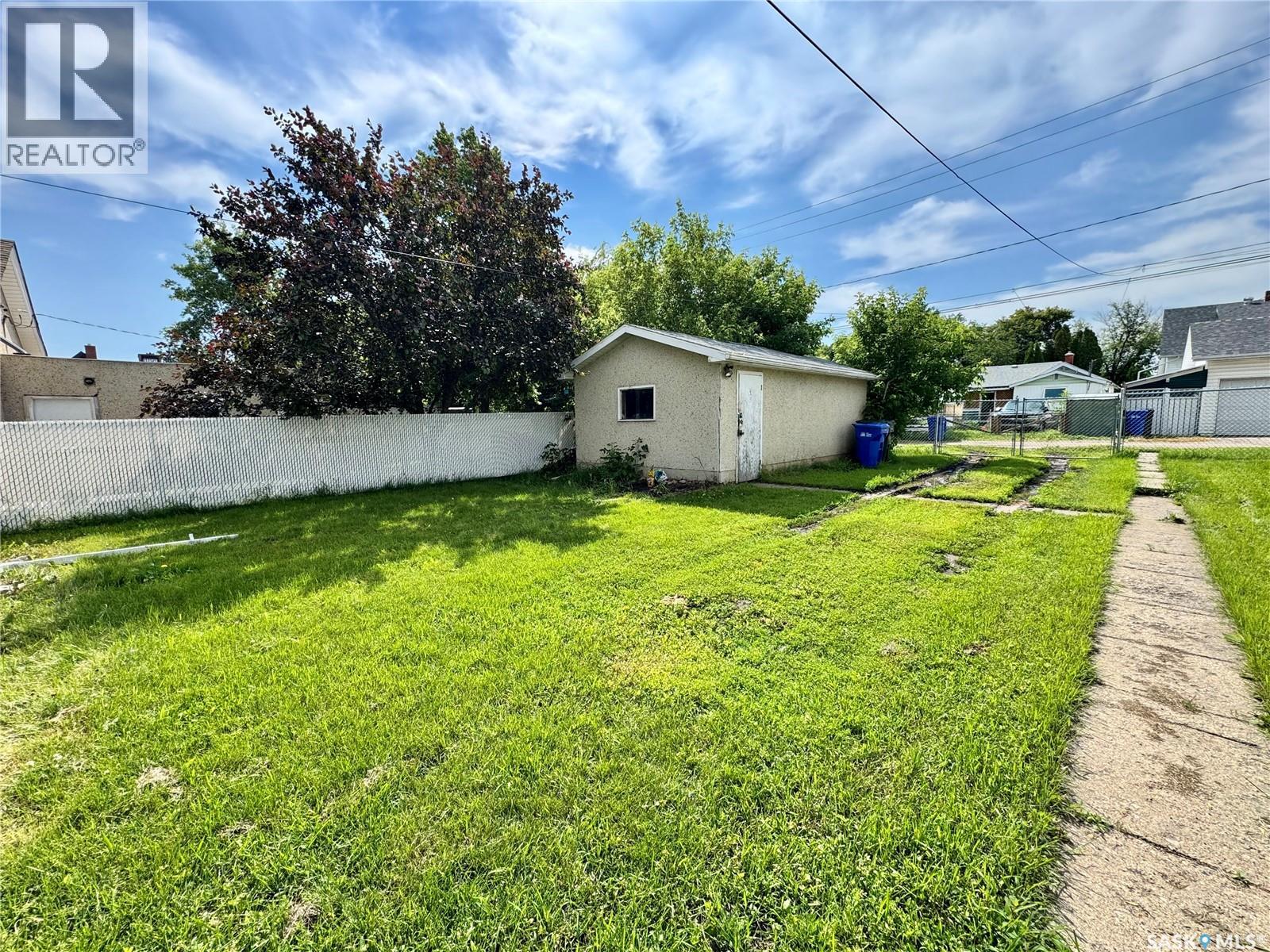 537 9th STREET E - 10