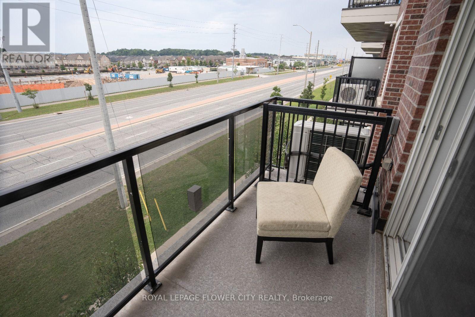 #306 54 SKY HARBOUR DRIVE - 4