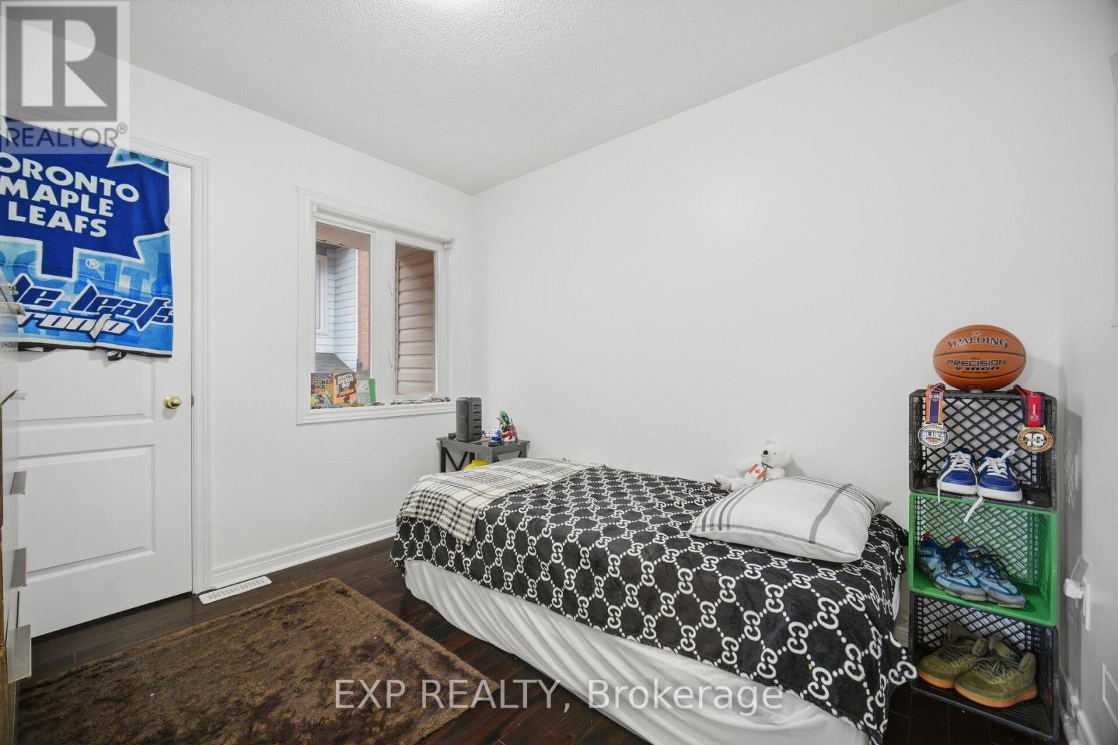 363 HOLMES CRESCENT - 25