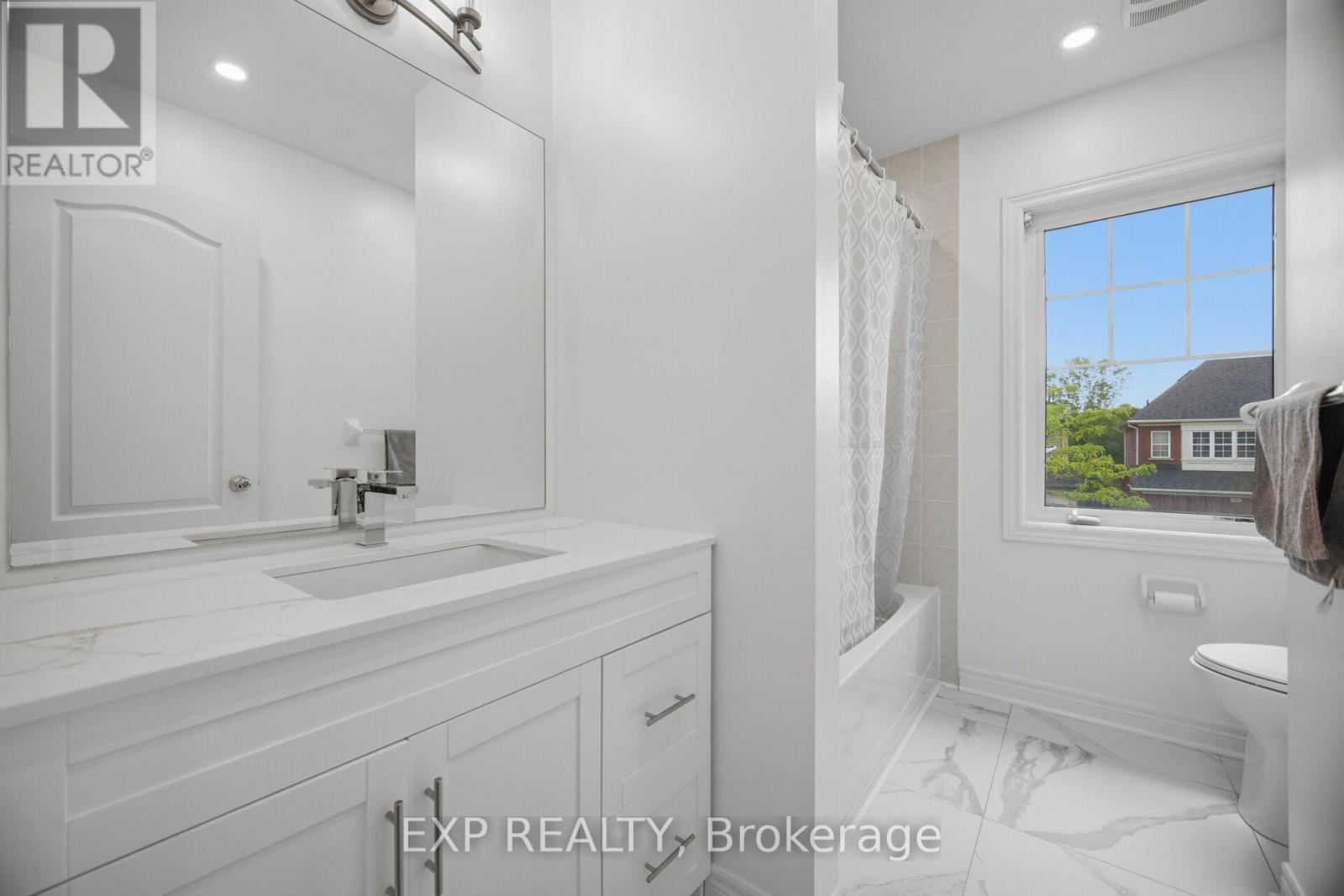 363 HOLMES CRESCENT - 27
