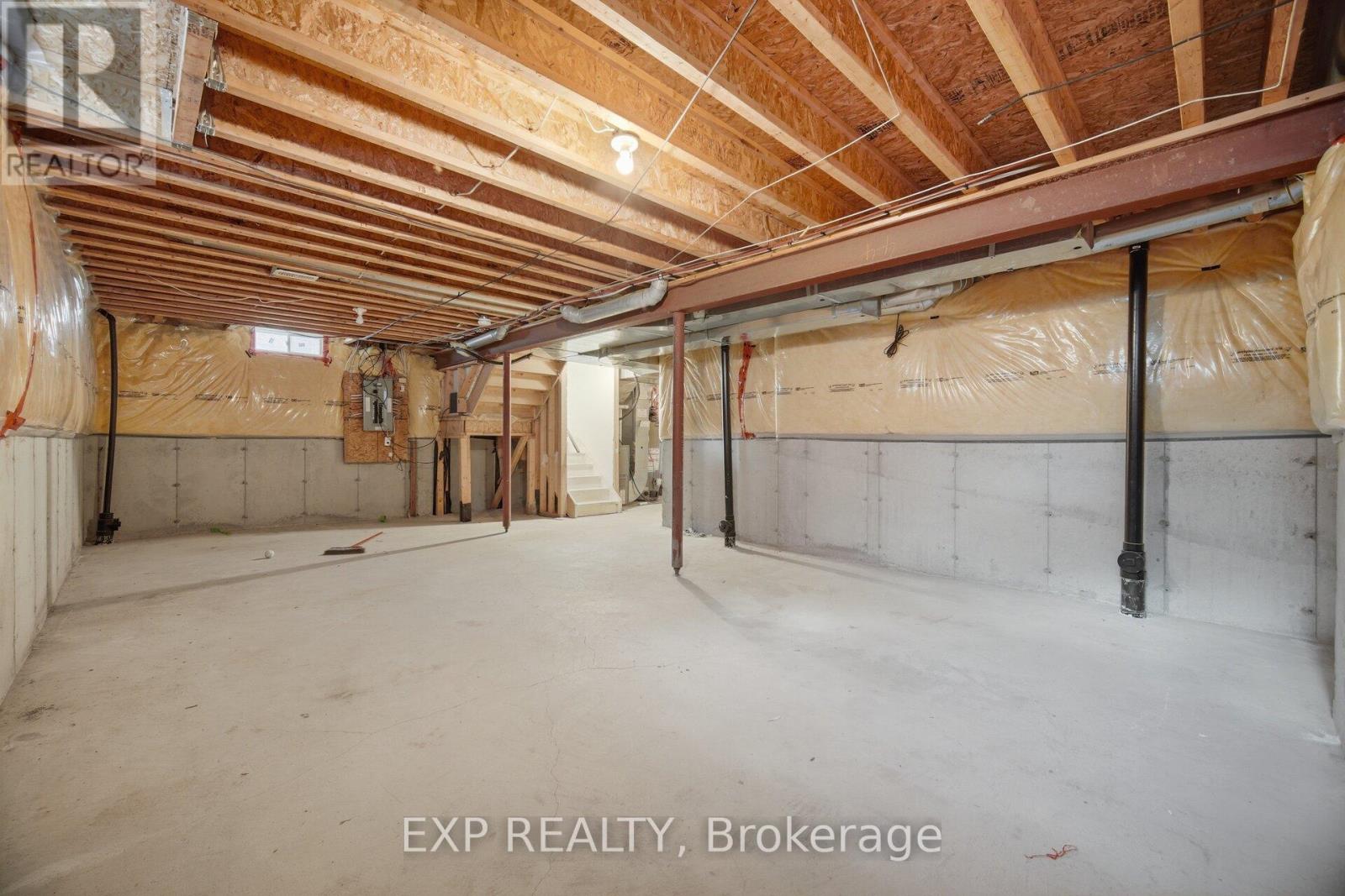 363 HOLMES CRESCENT - 30