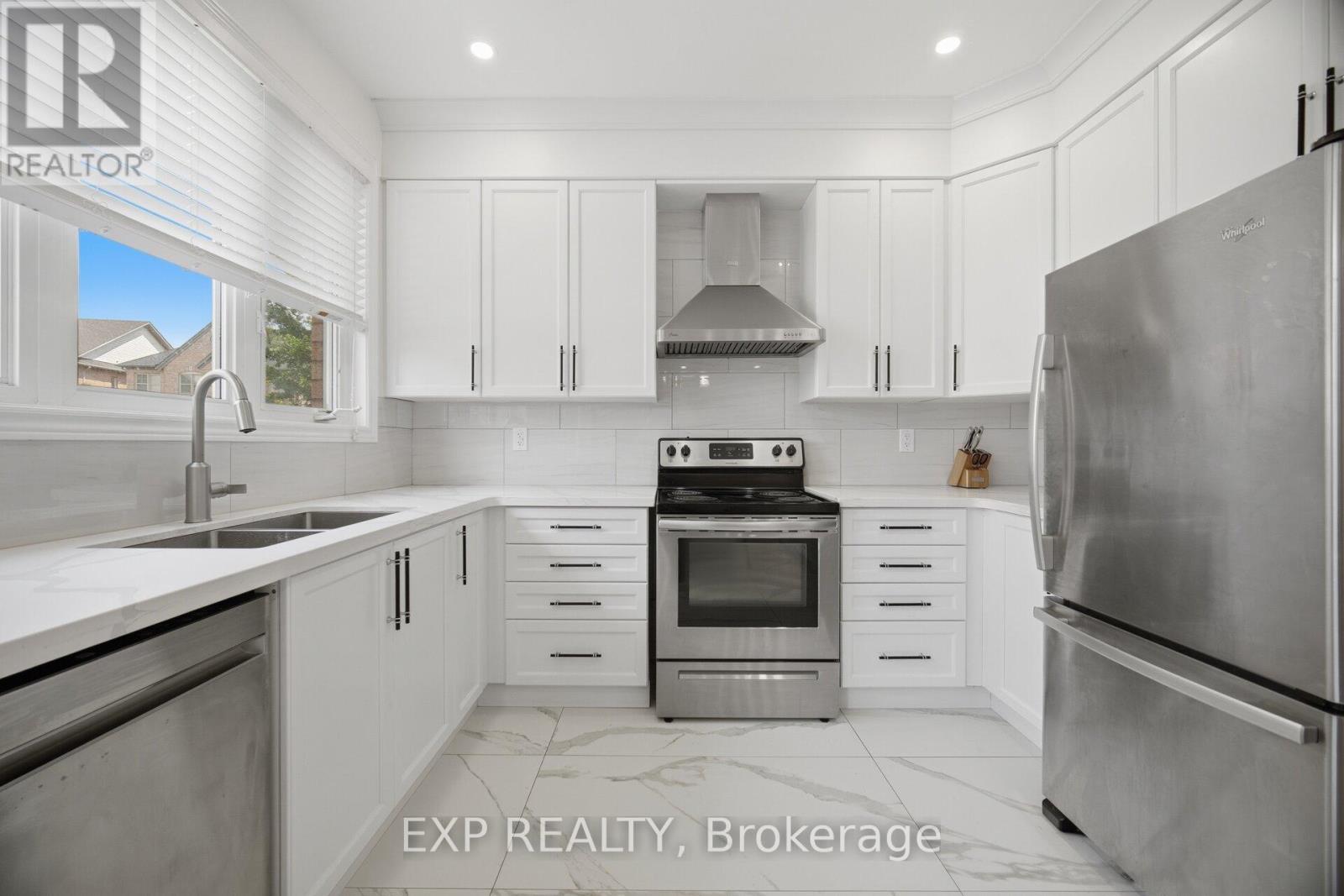 363 HOLMES CRESCENT - 5