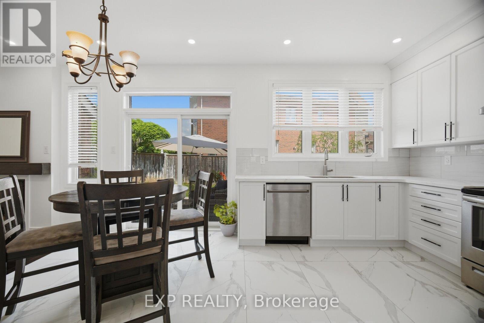363 HOLMES CRESCENT - 6