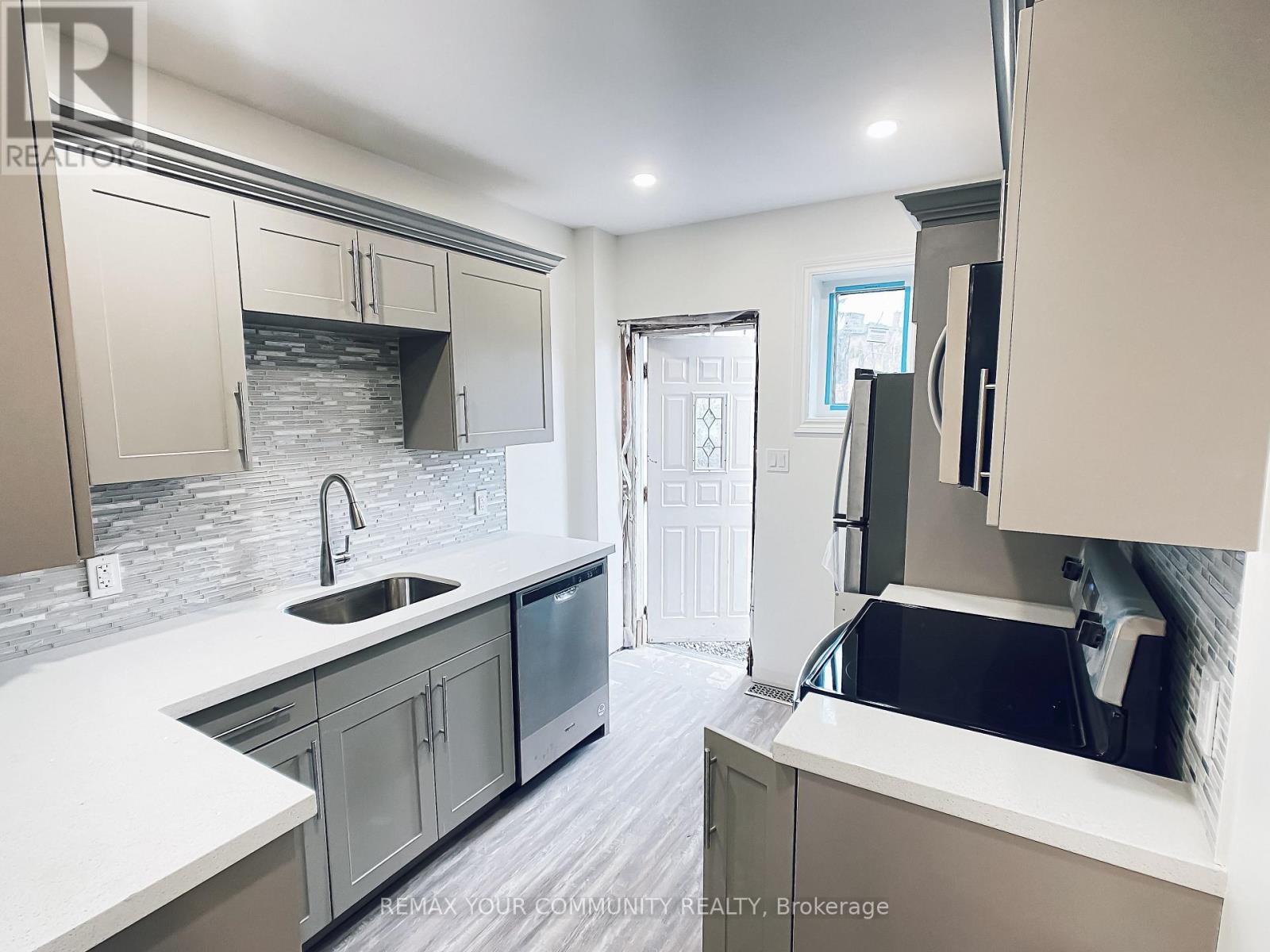 1623 KEELE STREET - 5