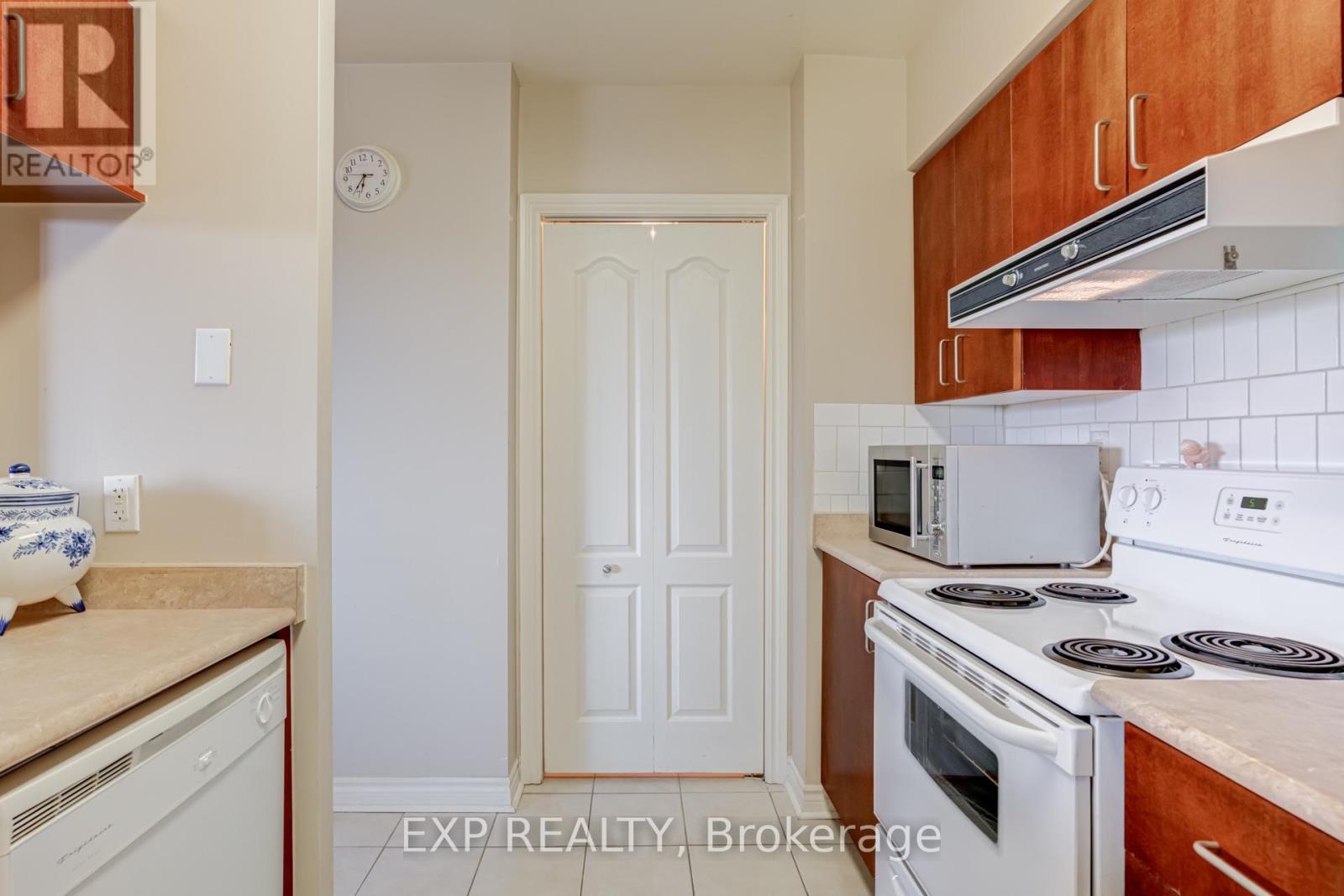 #707 2088 LAWRENCE AVENUE W - 9