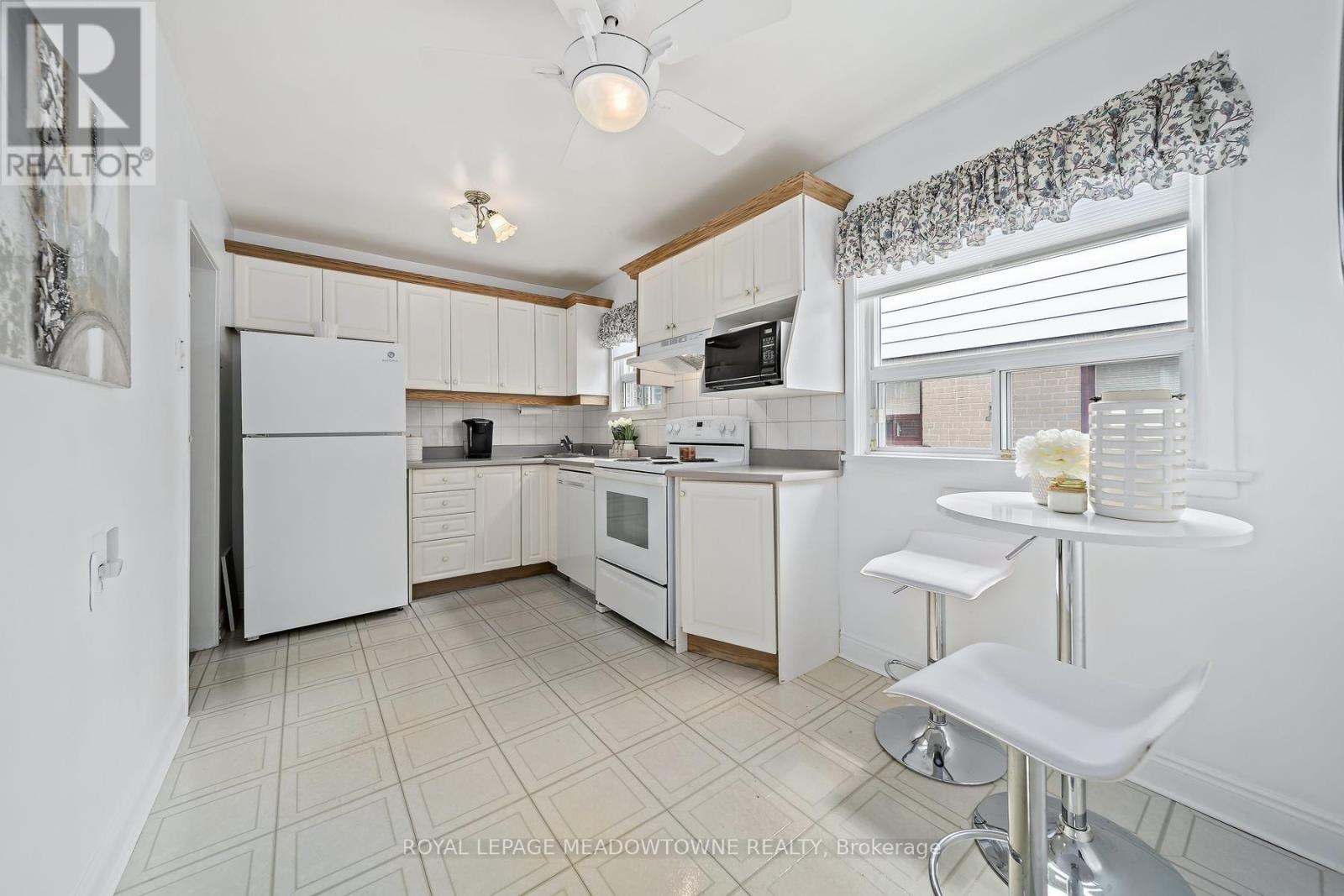 27 HATFIELD CRESCENT - Image 13