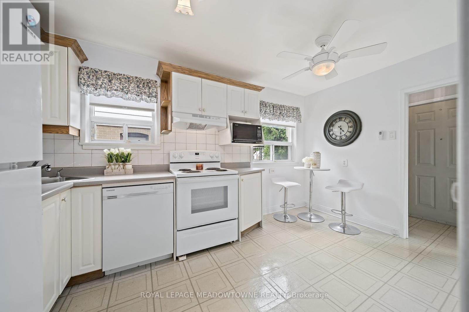 27 HATFIELD CRESCENT - Image 15