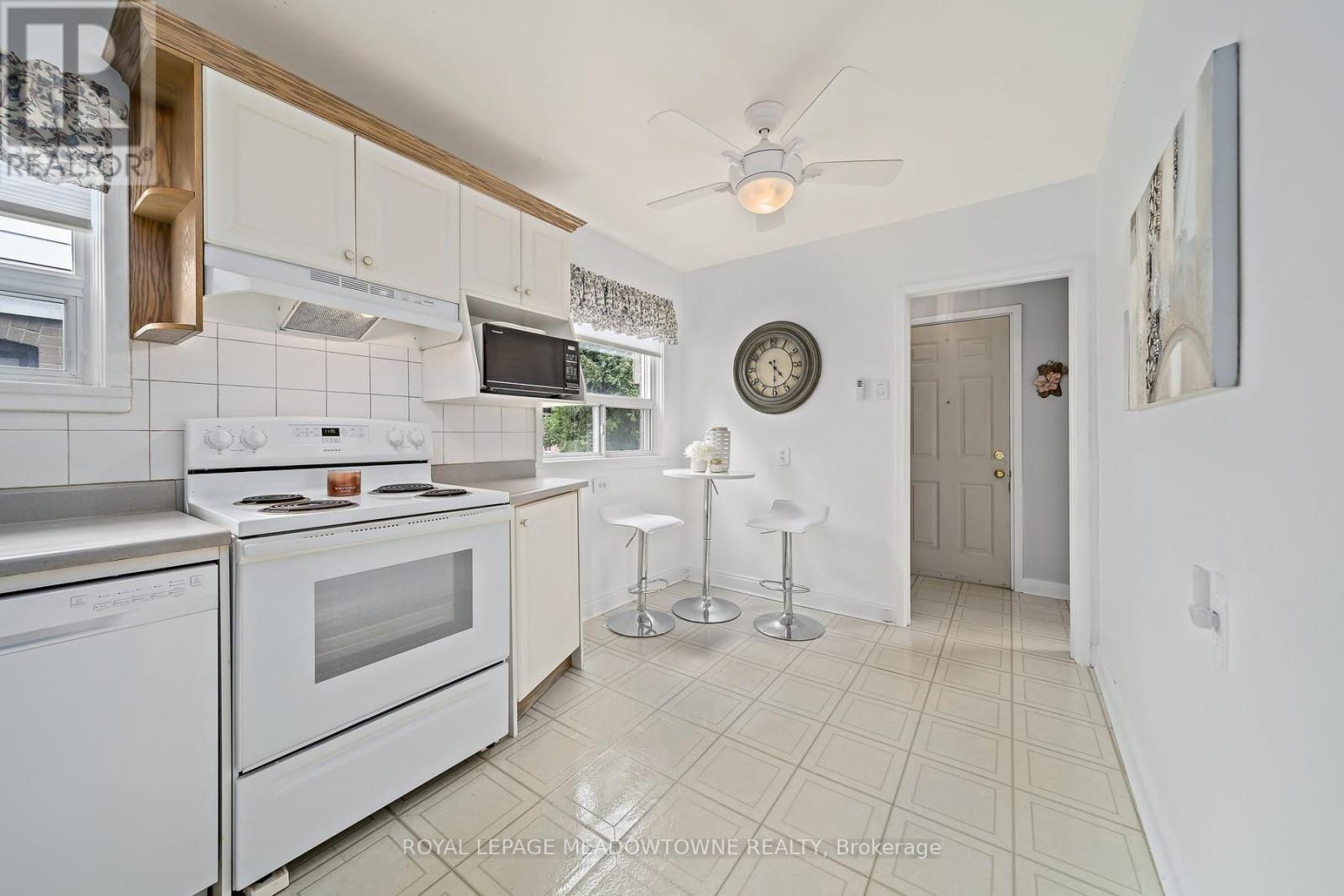 27 HATFIELD CRESCENT - Image 16