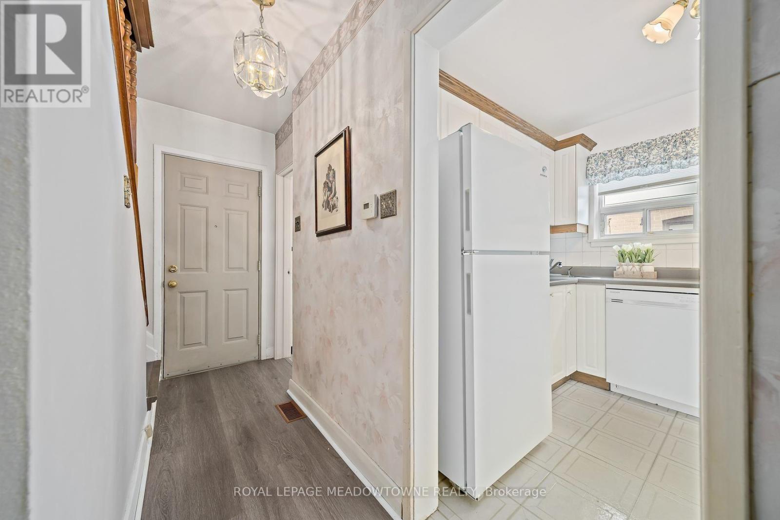27 HATFIELD CRESCENT - Image 17