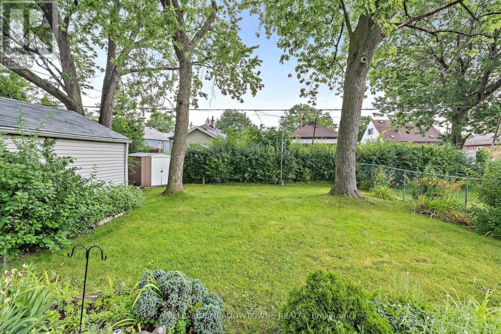 27 HATFIELD CRESCENT - Image 32