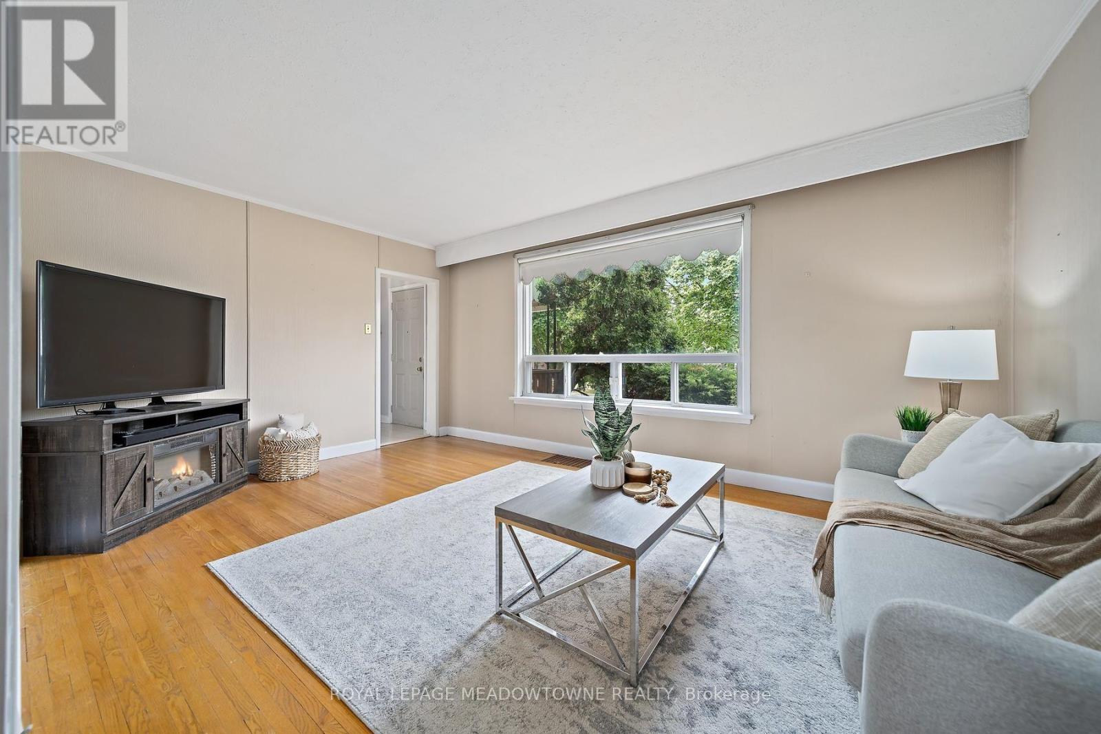 27 HATFIELD CRESCENT - Image 9