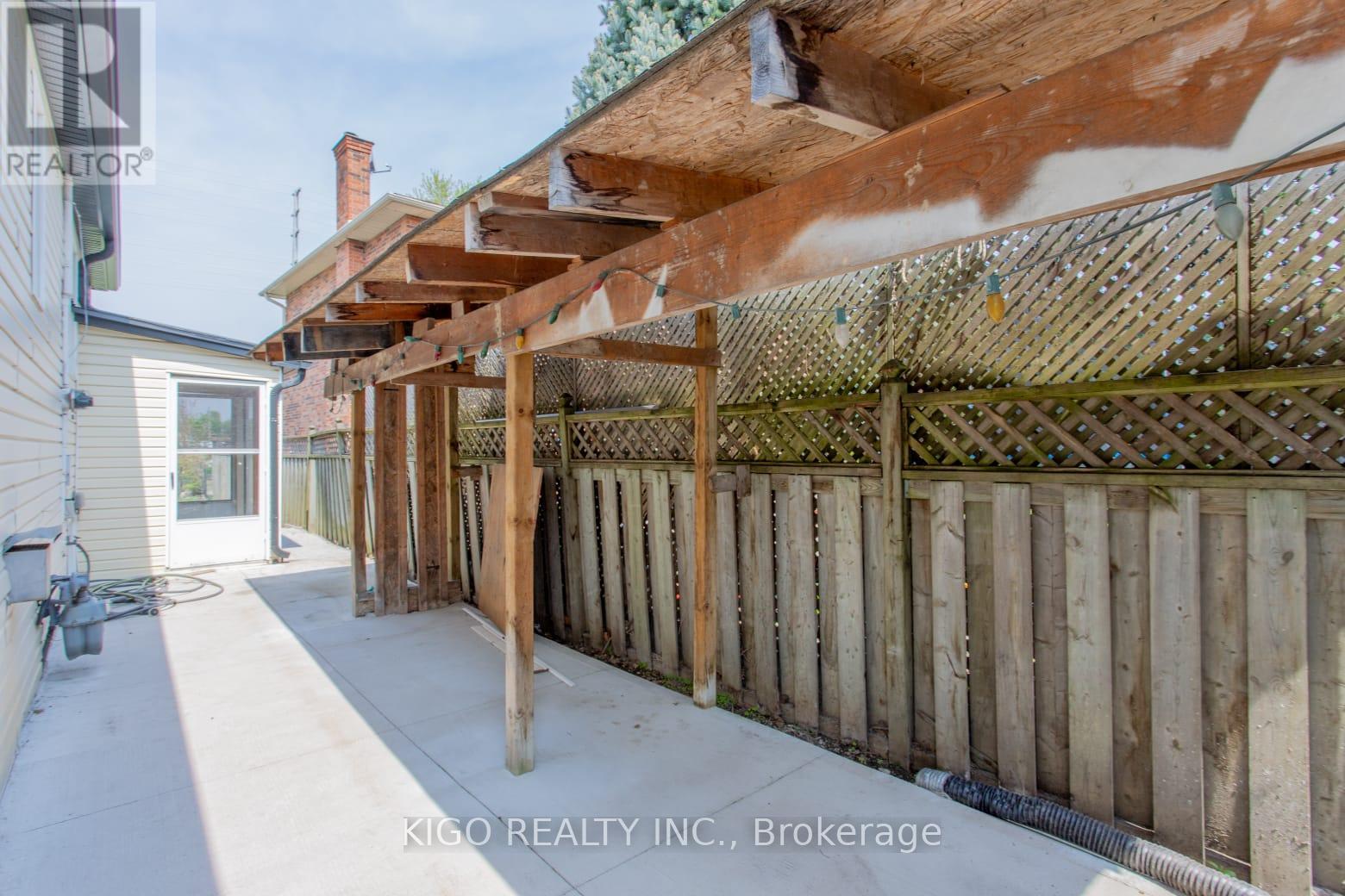 1328 CAWTHRA ROAD - 10