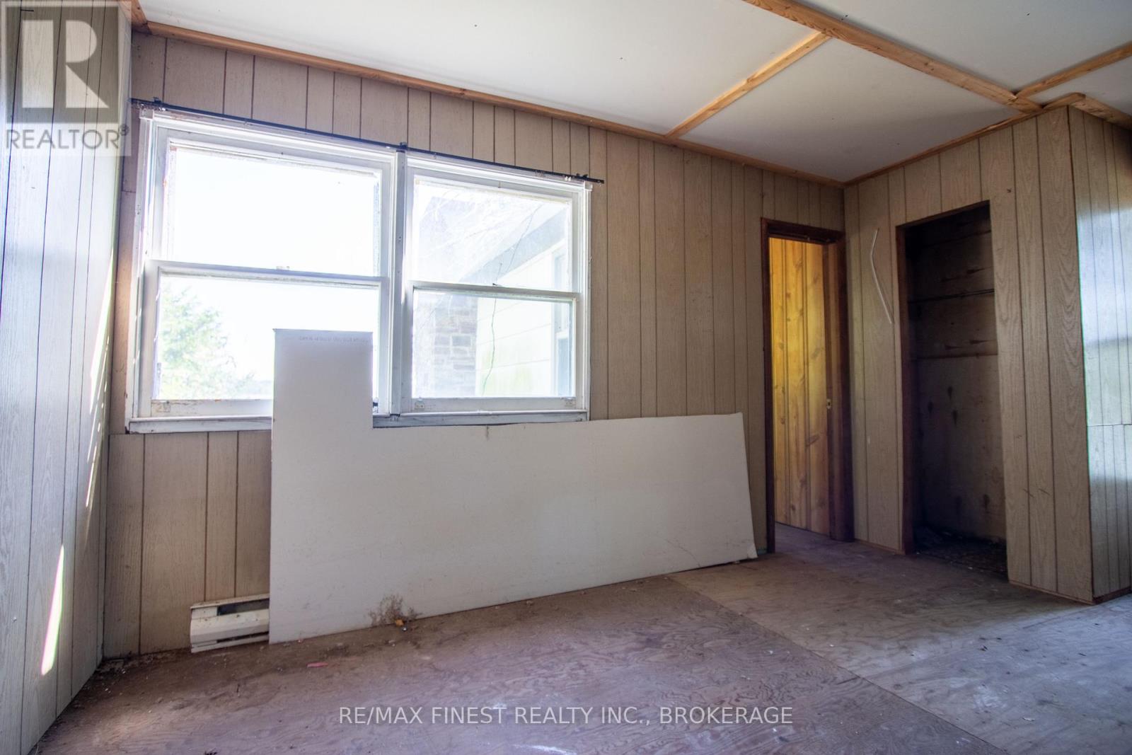4049 HIAWATHA LANE - 30