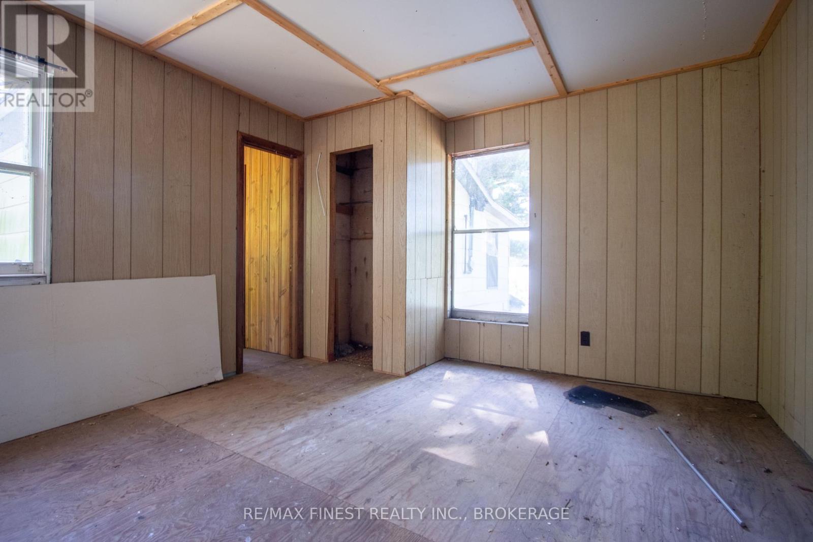 4049 HIAWATHA LANE - 29