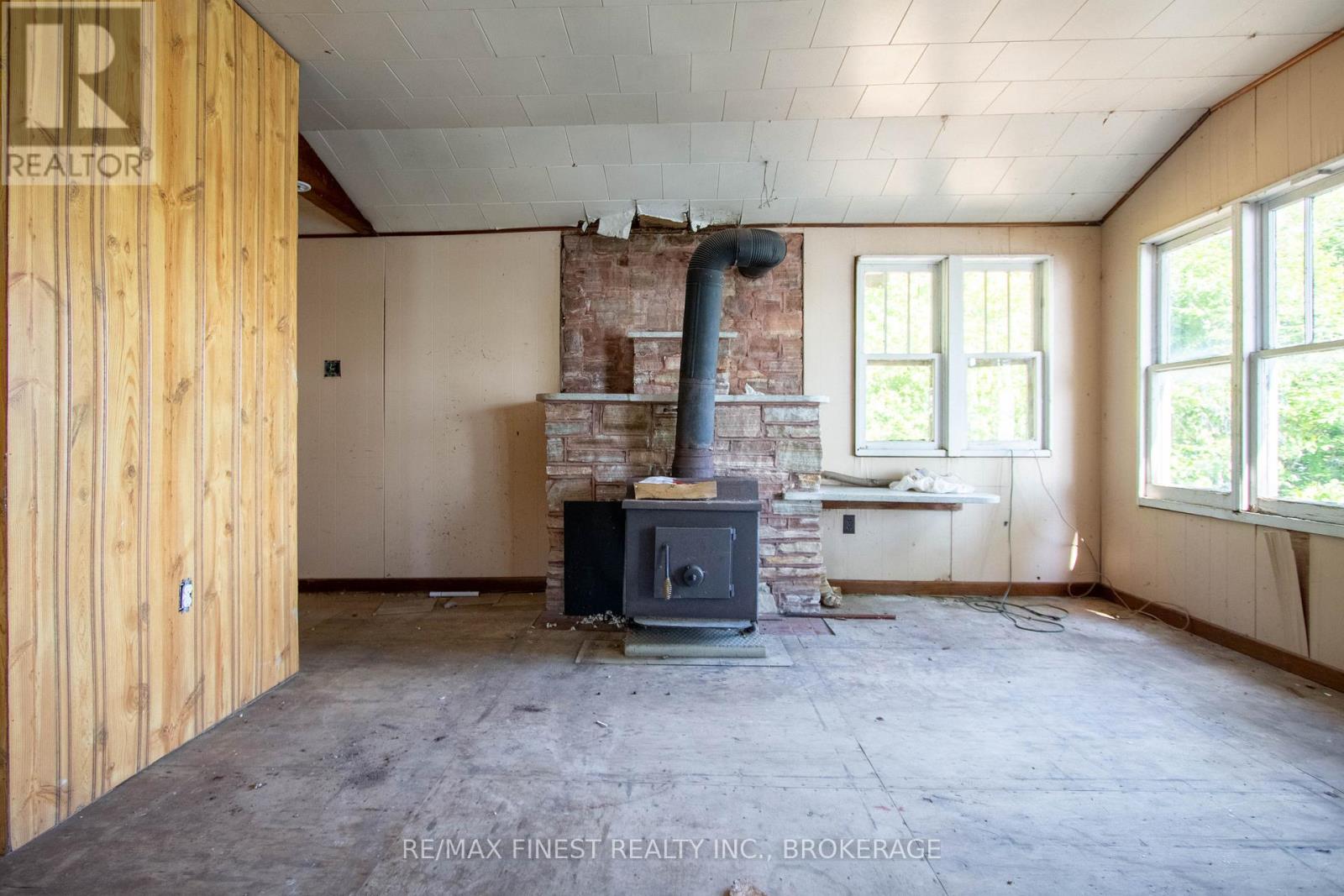 4049 HIAWATHA LANE - 26