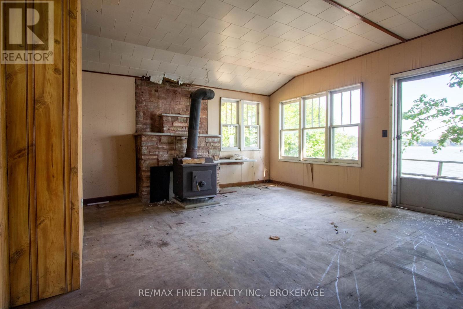 4049 HIAWATHA LANE - 27