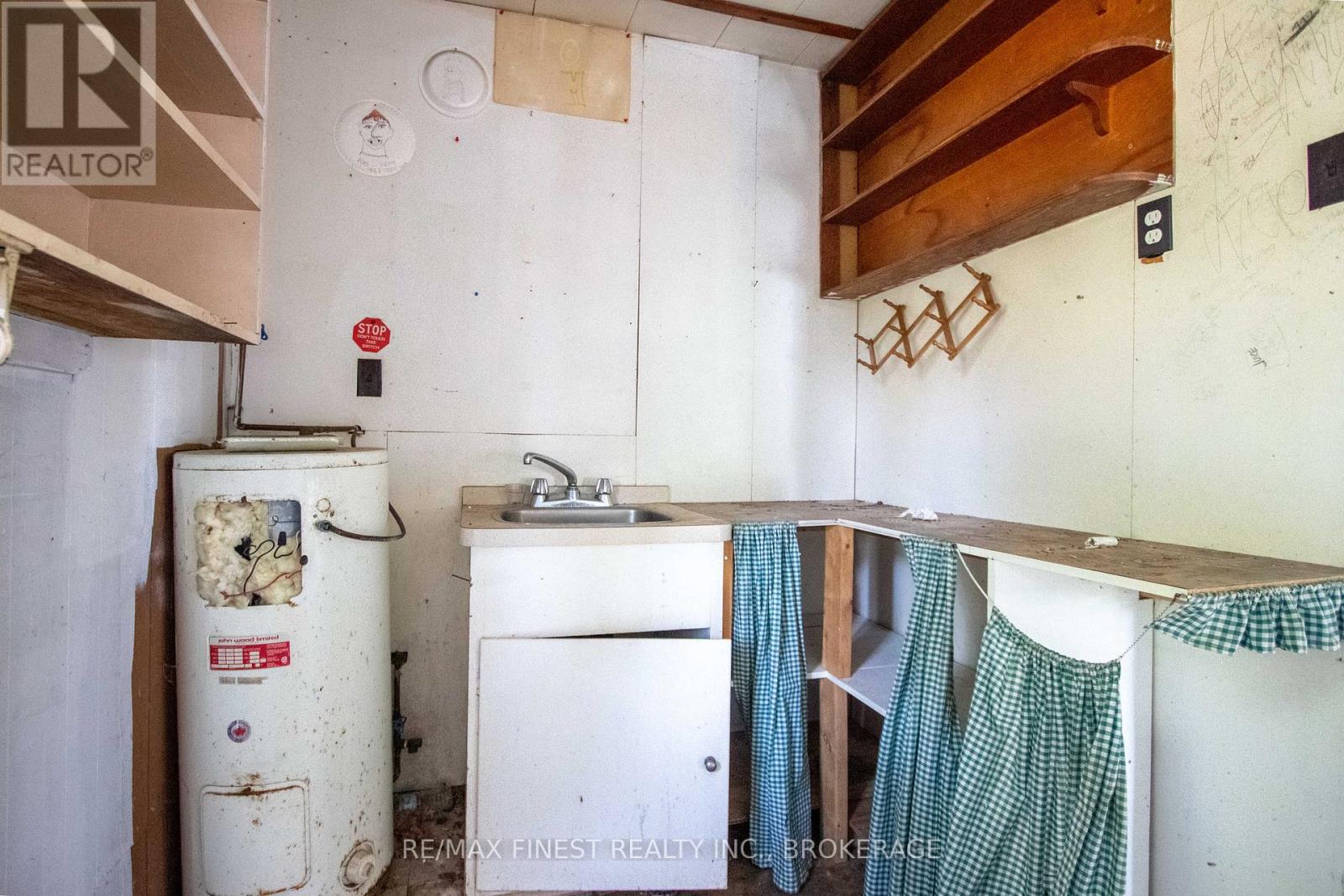 4049 HIAWATHA LANE - 33