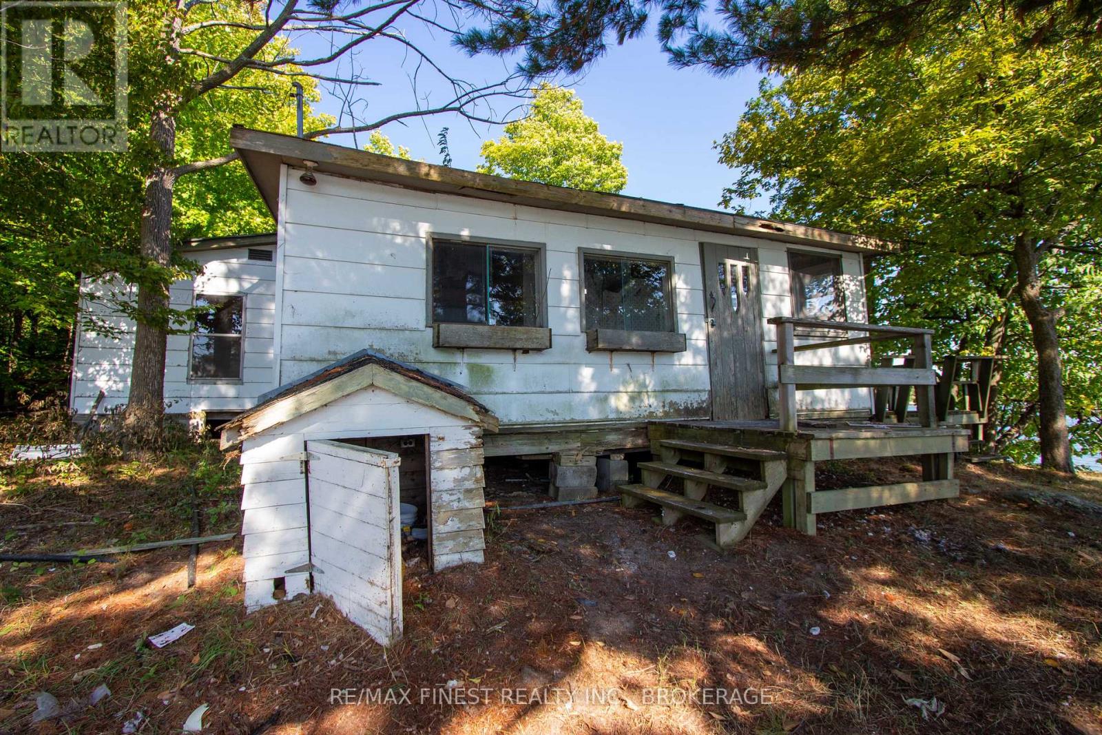 4049 HIAWATHA LANE - 37